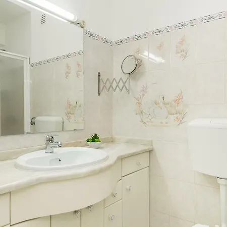 Apartment Miravila